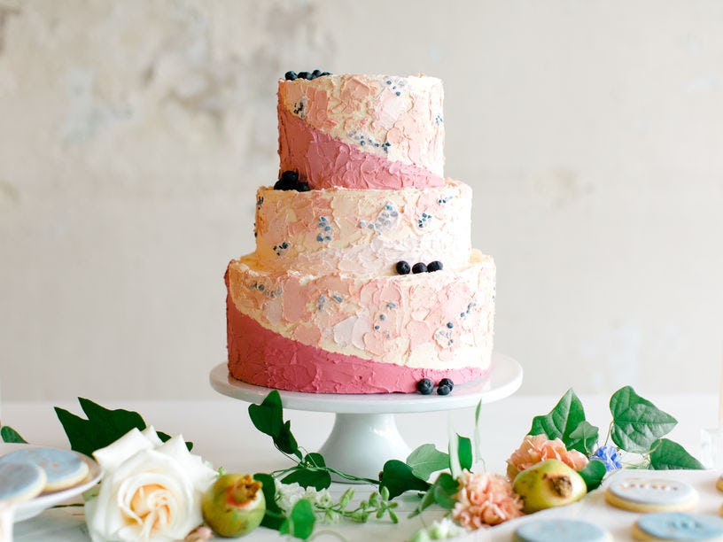 How Much Does a Wedding Cake Cost on Average?