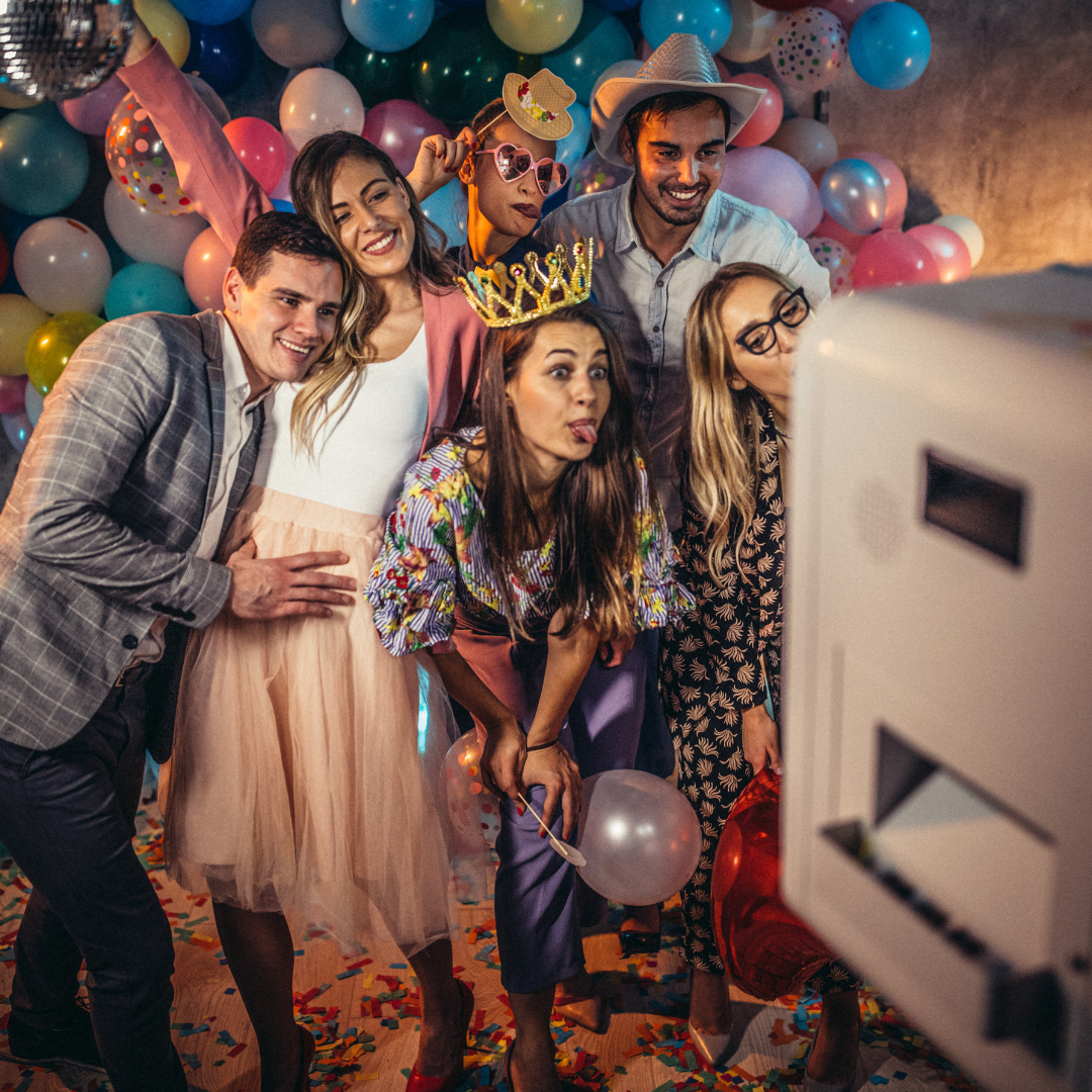 what is a good wedding gift for any budget 69841d8919630.png